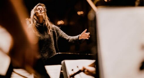 Luci, MITO SettembreMusica. Direttore e Soprano: Barbara Hannigan
