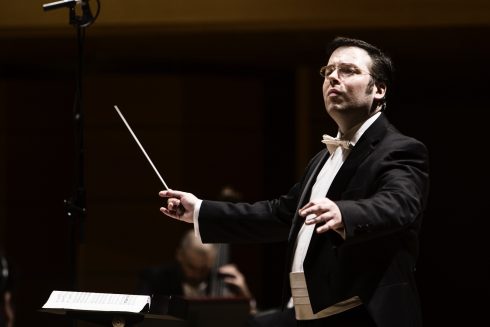 Direttore: James Feddeck, pianoforte: Filippo Gorini