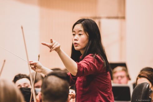 Direttrice: Yi-Chen Lin, Mezzosoprano: Cristina Zavalloni <br>Filarmonica Arturo Toscanini